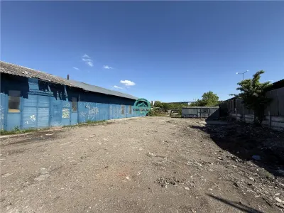 Vand hala cu suprafata de 1516 mp si teren generos de 5003 mp - foto 11