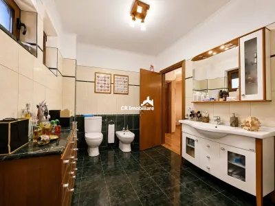Vila de vanzare 5 camere Sisesti - foto 8