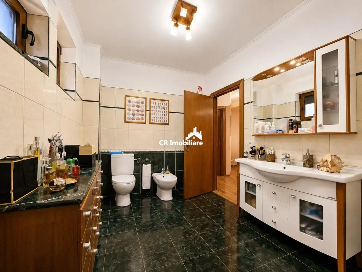 Vila de vanzare 5 camere Sisesti - foto 8