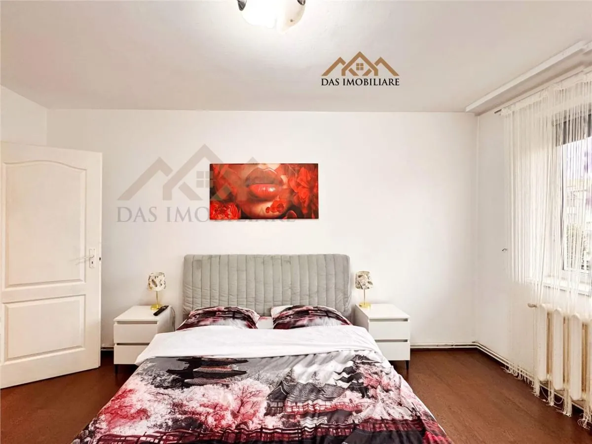 Apartament 2 camere, ultracentral, etaj 3 din 4 - foto 3