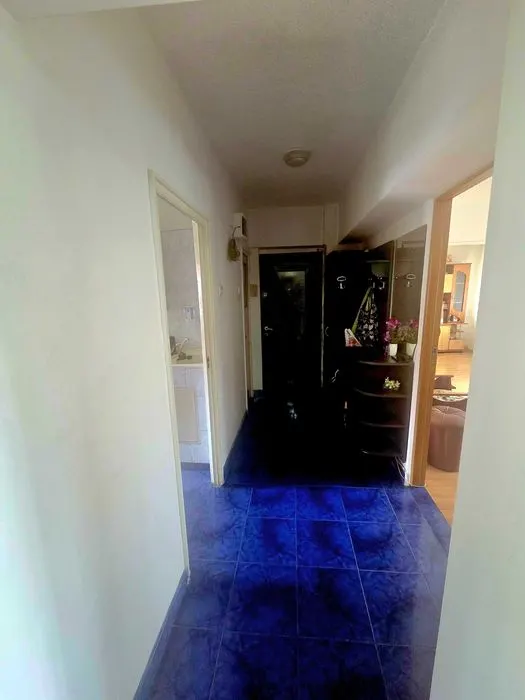 Apartament 3 camere, 2 bai, 2 balcoane, etaj intermediar zona Noua - foto 5