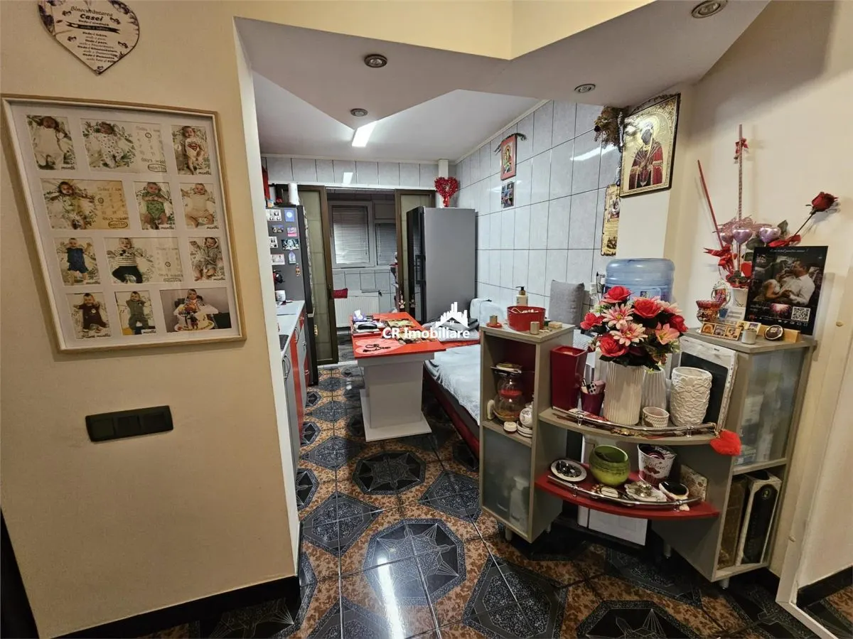 Apartament 3 camere Fizicienilor cu centrala proprie - foto 2