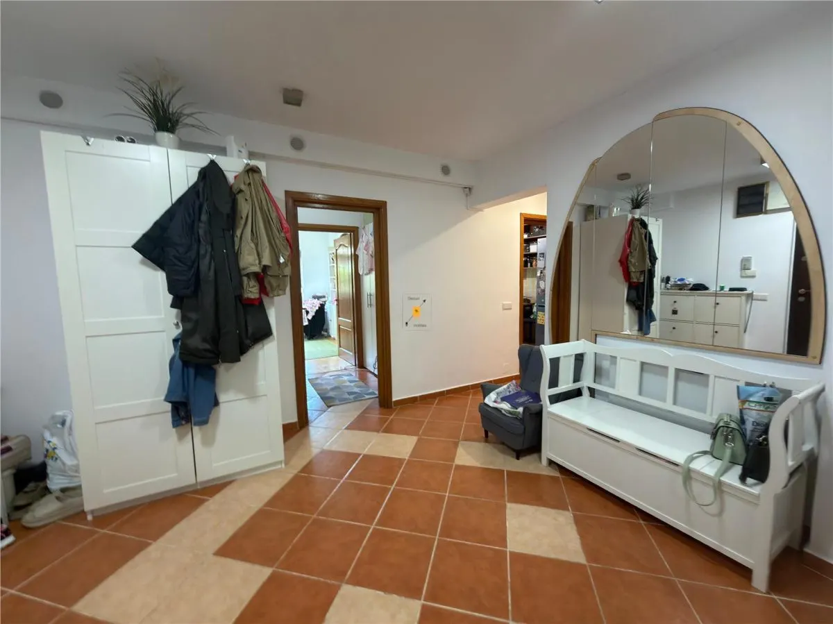 Apartament 4 camere zona Republicii - foto 2