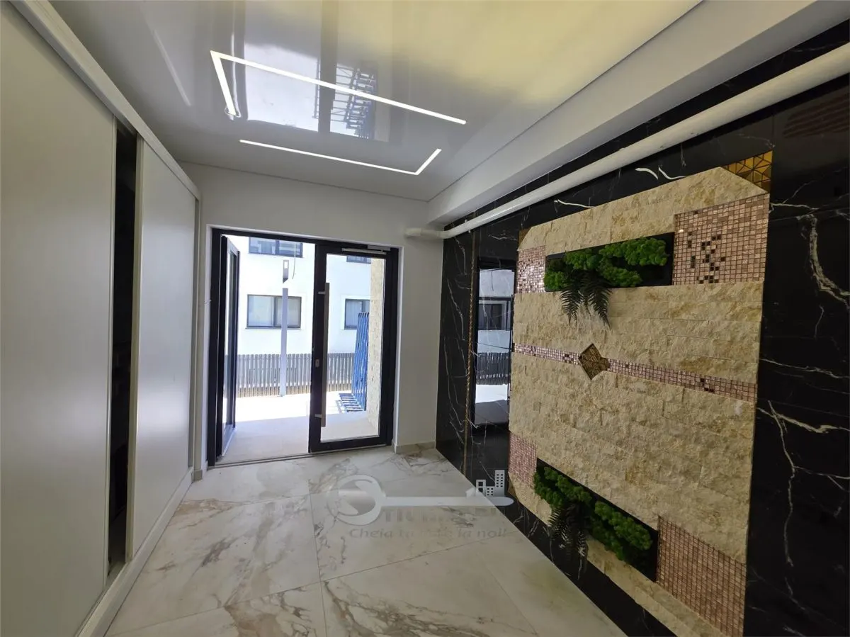 Apartament o camera Bucium + curte de 20mp - foto 4