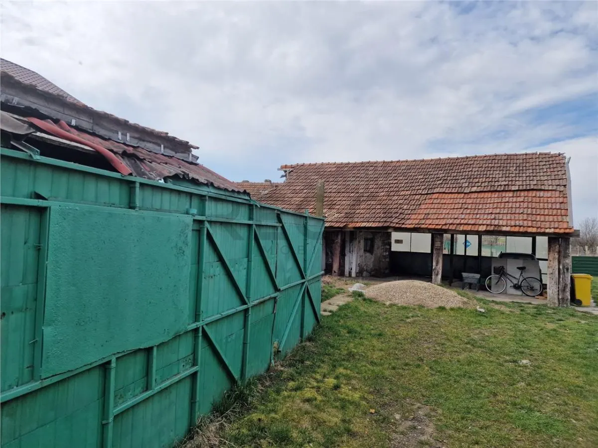 RECO Casa de demolat cu teren mare in Bors - foto 3