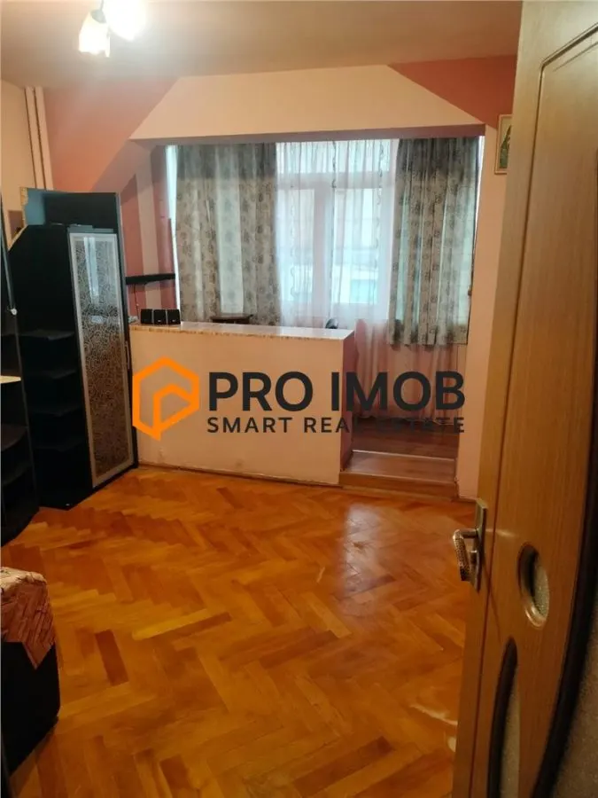 Apartament 2 camere cf 1 semidecomandat zona Micro 5 - foto 1