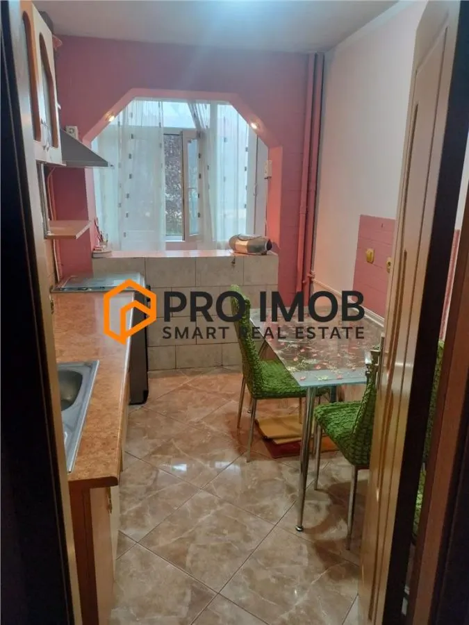 Apartament 2 camere cf 1 semidecomandat zona Micro 5 - foto 3