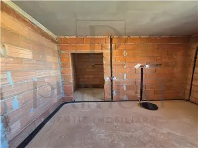 Moșnița Nouă, Duplex cu 3 dormitoare și 374 mp teren, La 100 m de strada principală. - foto 3