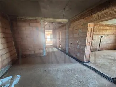 Moșnița Nouă, Duplex cu 3 dormitoare și 374 mp teren, La 100 m de strada principală. - foto 6