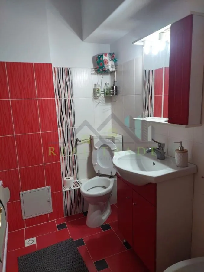 Apartament 2 camere decomandat etajul 2 zona Noua - foto 6