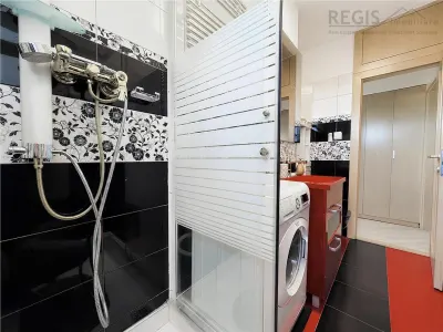 Apartament renovat cu 2 camere si parcare zona Judetean - foto 10