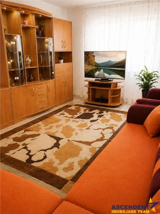 Decomandat, 2bai, balcon, Astra, Brasov - foto 1