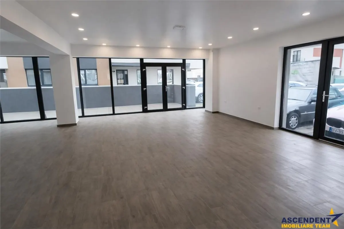 Spatiu comercial, 100 mp, 3 cai de acces, curent trifazic,Tractorul, Brasov - foto 5