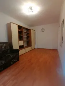 Garsoniera Racadau-pietonal,bloc apartamente,liber,74000 Euro - Brasov
