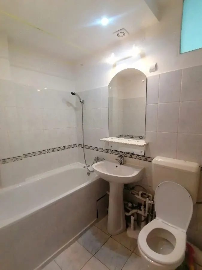 Garsoniera Racadau-pietonal,bloc apartamente,liber,74000 Euro - foto 4