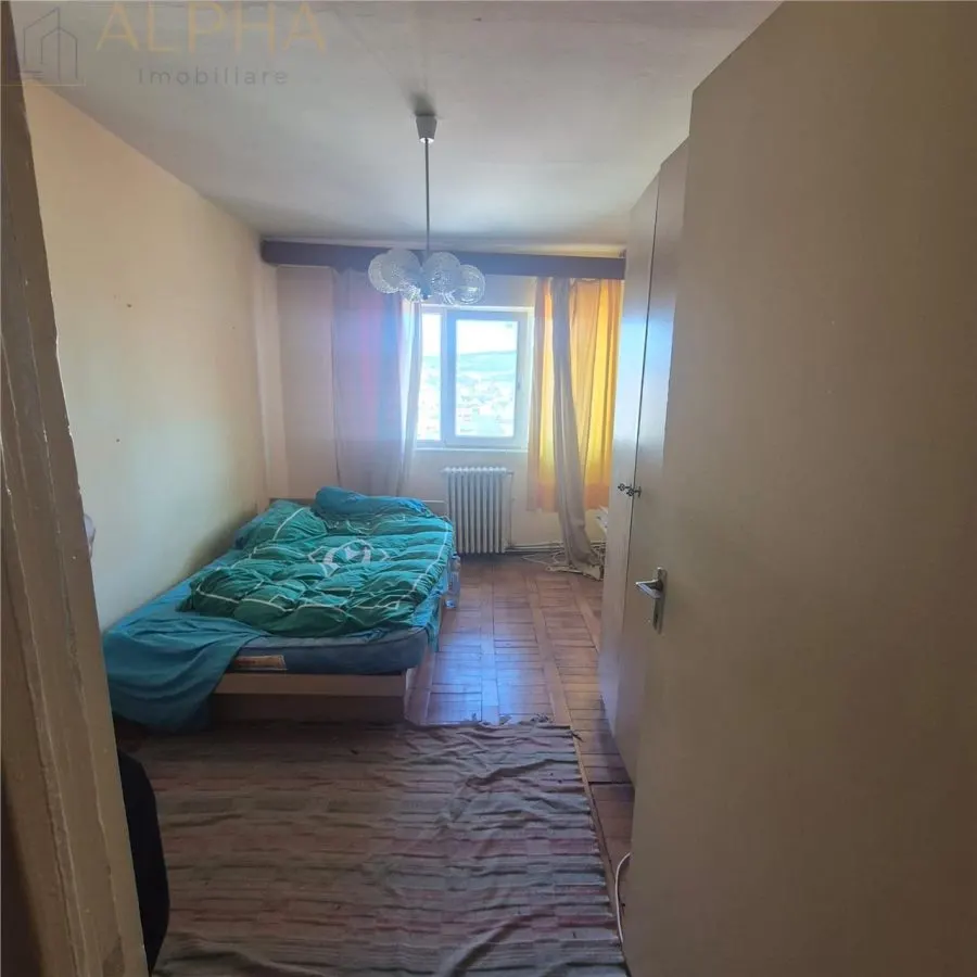 Apartament 4 camere – Str. Florilor, Bistrita , Jud B-N - foto 2