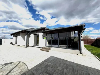 Casa moderna,  singura in curte - Izvor - Tarlungeni