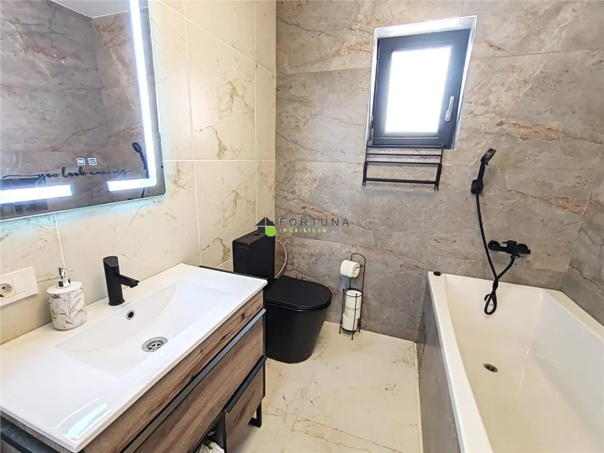 Casa moderna,  singura in curte - Izvor - foto 23