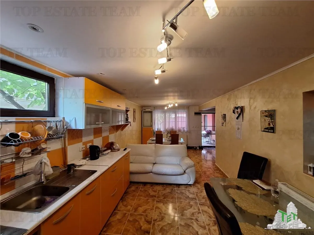 Vila eleganta - Str Grivitei - vanzare - Braila - foto 1