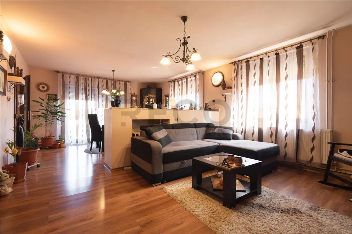 RECO Casa P+M cu 4 camere+living+loc de luat masa in Santion - foto 2