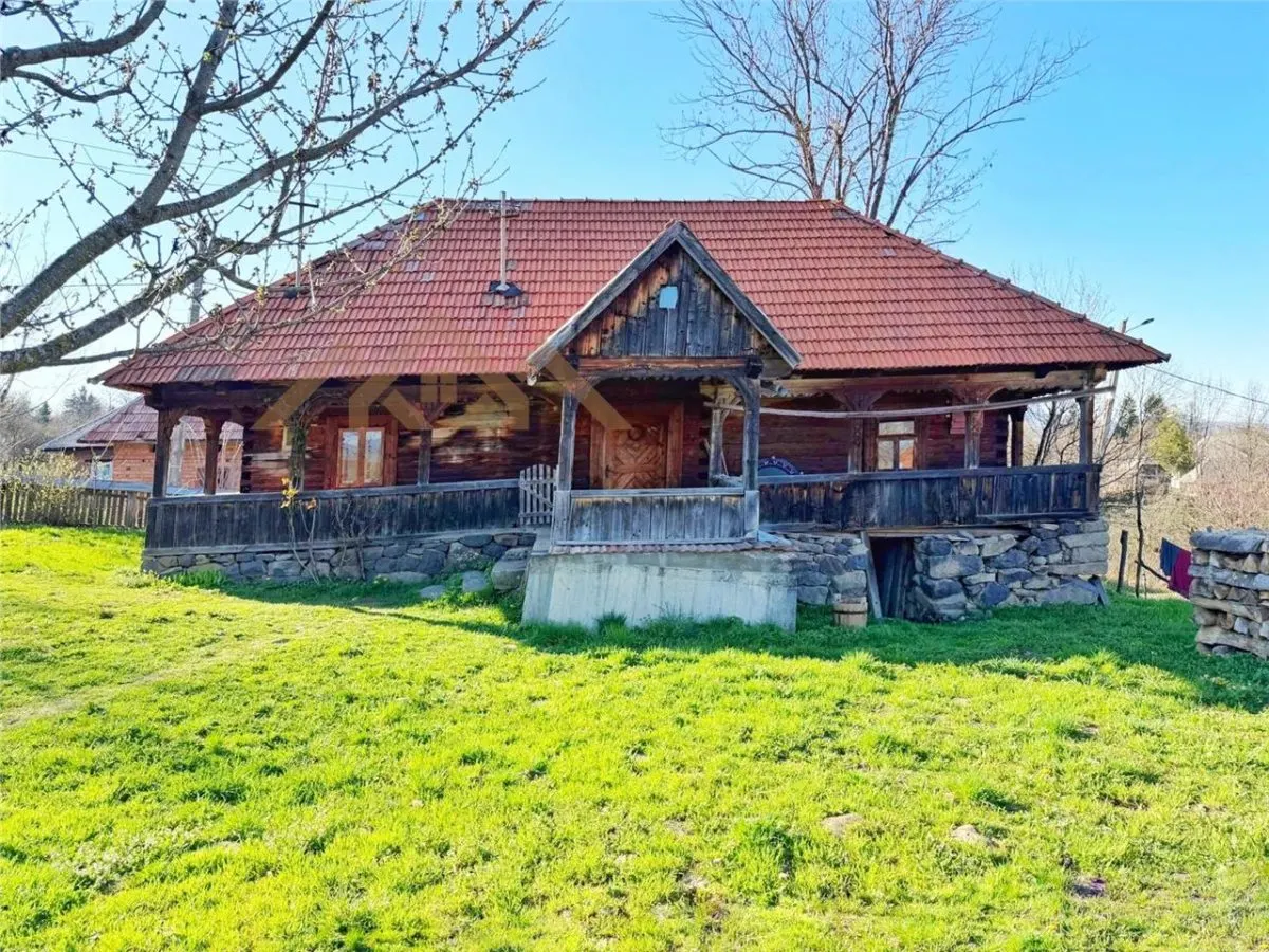 Gospodarie traditionala maramureseana pe 53 ari teren, sat Breb - foto 1