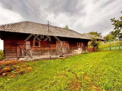 Gospodarie traditionala maramureseana pe 53 ari teren, sat Breb - foto 2