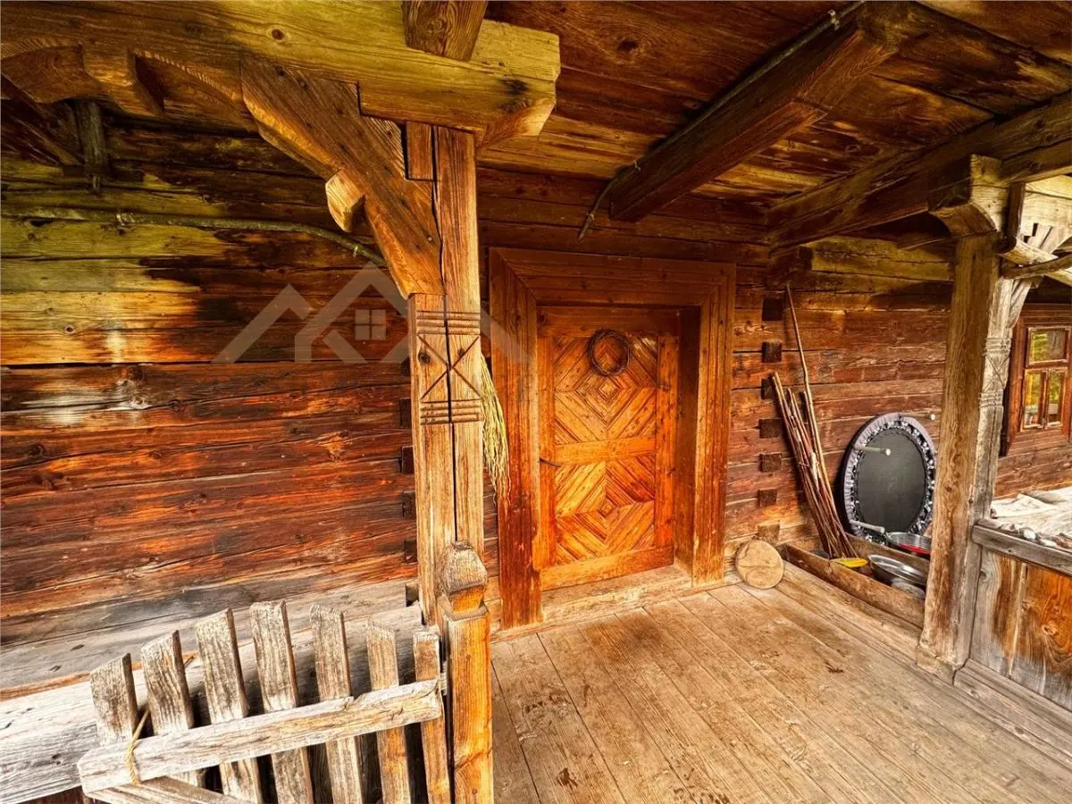 Gospodarie traditionala maramureseana pe 53 ari teren, sat Breb - foto 15