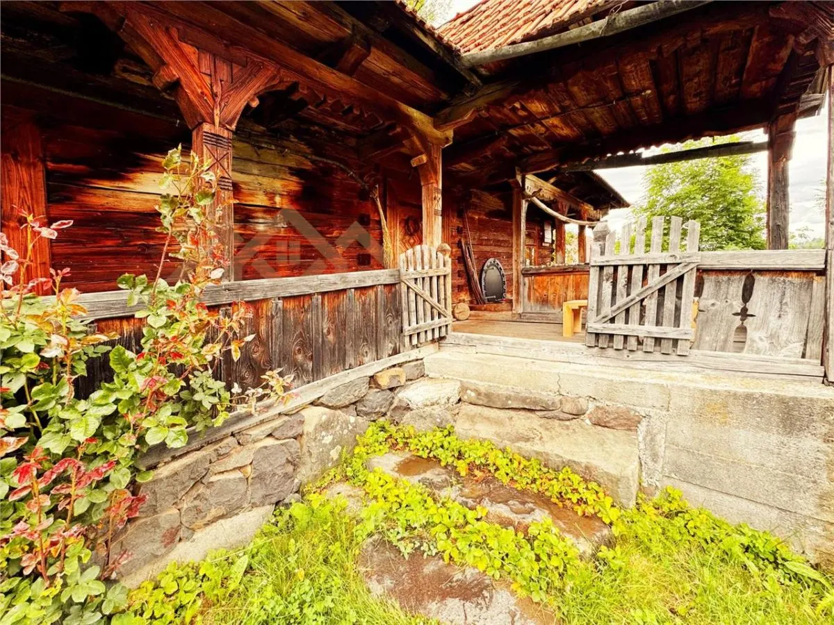 Gospodarie traditionala maramureseana pe 53 ari teren, sat Breb - foto 16