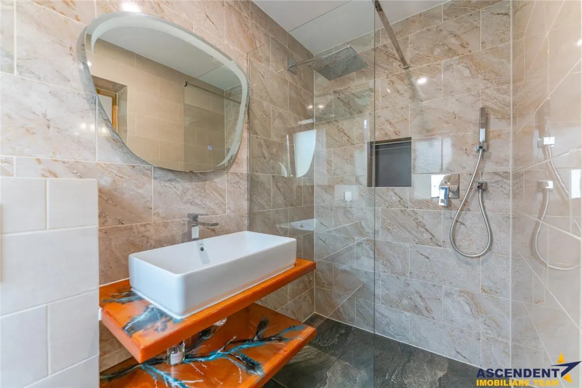 FILM& 3D! Vila high tech, cu semineu, jacuzzi, terasa, 7 camere cu baie proprie, Central, Brasov - foto 16