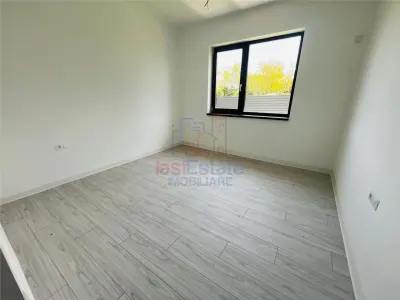 Casa cu 4 camere si 2 bai in Vorovesti - foto 11