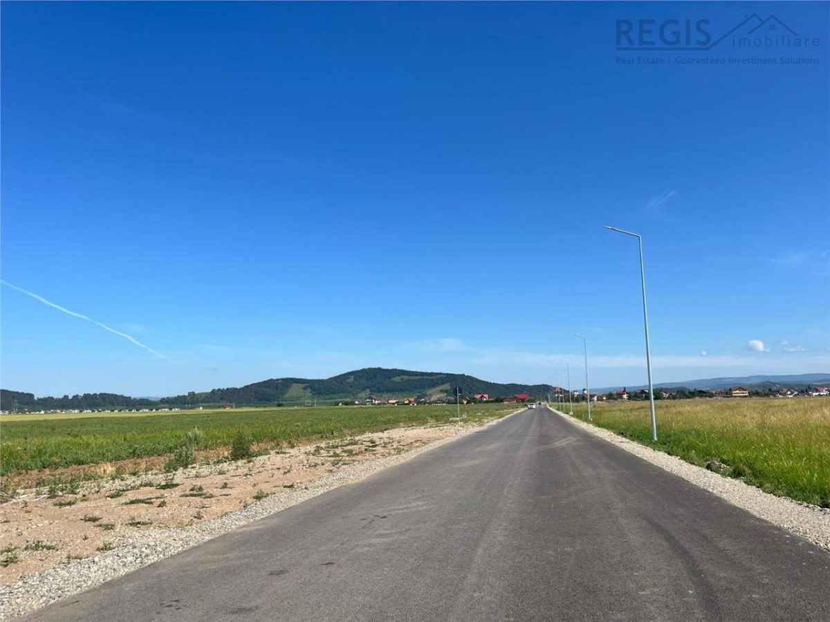 Teren intravilan 639 mp Harman | Zona de case | Acces DN11 - foto 5