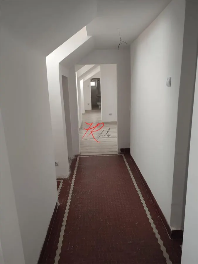 Vanzare apartament 2 camere, bloc mic, Polona - foto 2