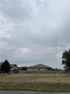 Teren SERVICII - MOSNITA VECHE- Toate utilitatile+ str asfaltata, situat in zona centrala - Mosnita Veche