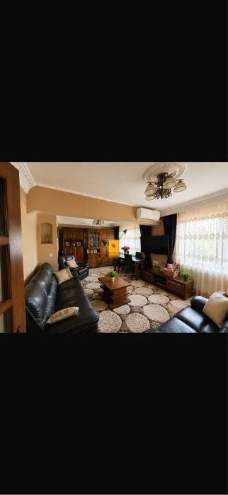Apartament 3 camere zona Malu Rosu - foto 1