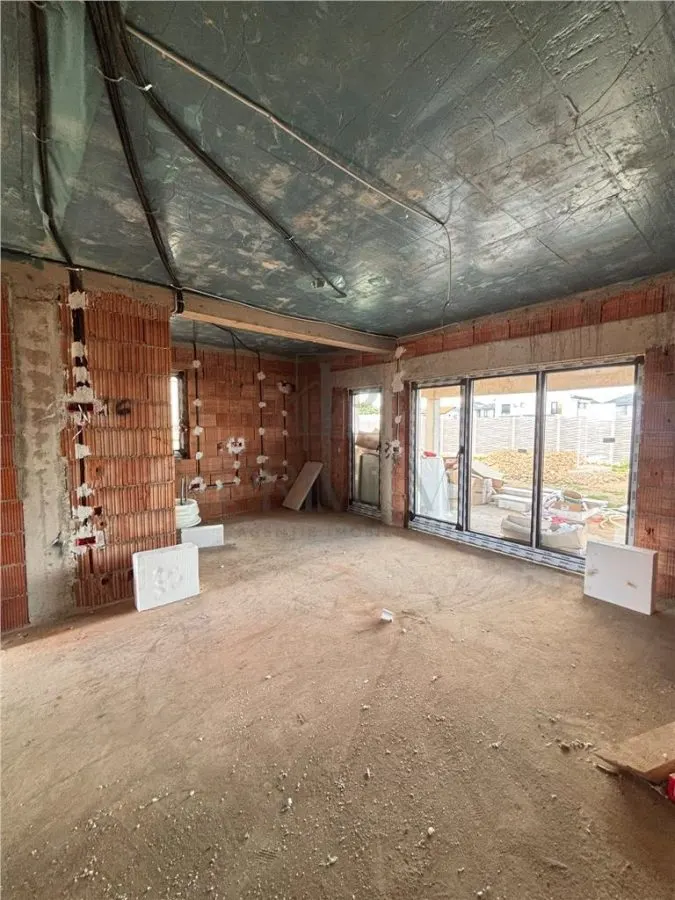 DUPLEX SPATIOS, MOSNITA VECHE, LOCATIA EXCELENTA, FINISAJE LA ALEGERE - foto 3