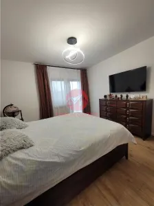 Vila P+1E, 2 Apartamente, Acces Separat, Plus Curte 249mp - foto 17