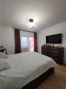 Vila P+1E, 2 Apartamente, Acces Separat, Plus Curte 249mp - foto 18