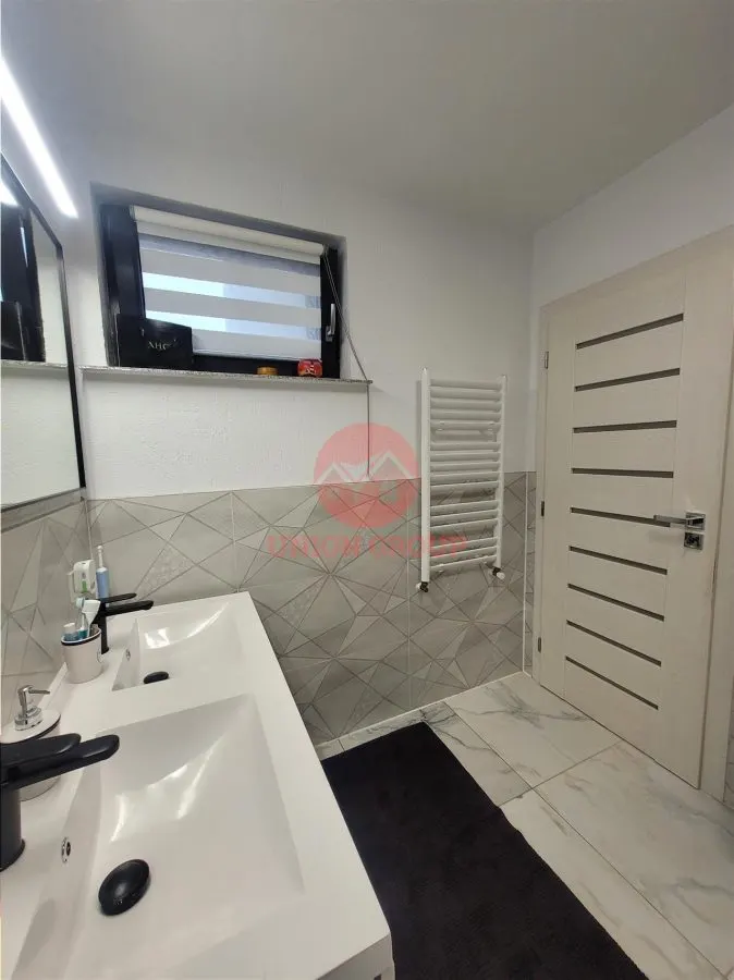 Vila P+1E, 2 Apartamente, Acces Separat, Plus Curte 249mp - foto 9
