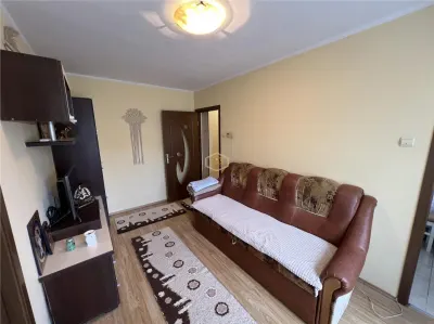 Apartament 3 Camere-Etaj 3-Mobilat si Utilat - foto 3