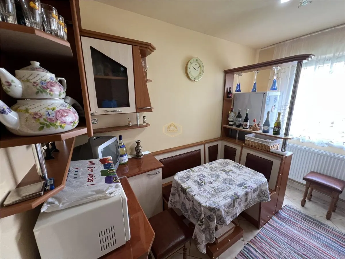 Apartament 3 Camere-Etaj 3-Mobilat si Utilat - foto 7