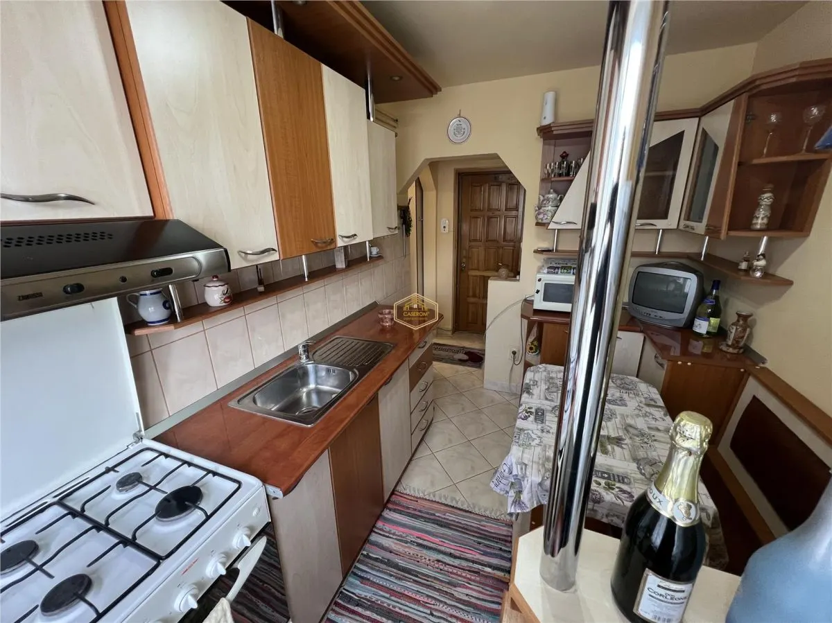 Apartament 3 Camere-Etaj 3-Mobilat si Utilat - foto 9