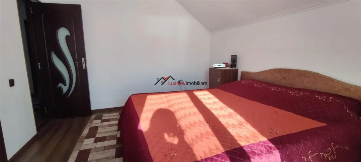 Comision 0%! Locul unde confortul devine acasa! Casa insiruita spatioasa zona Florilor! - foto 6