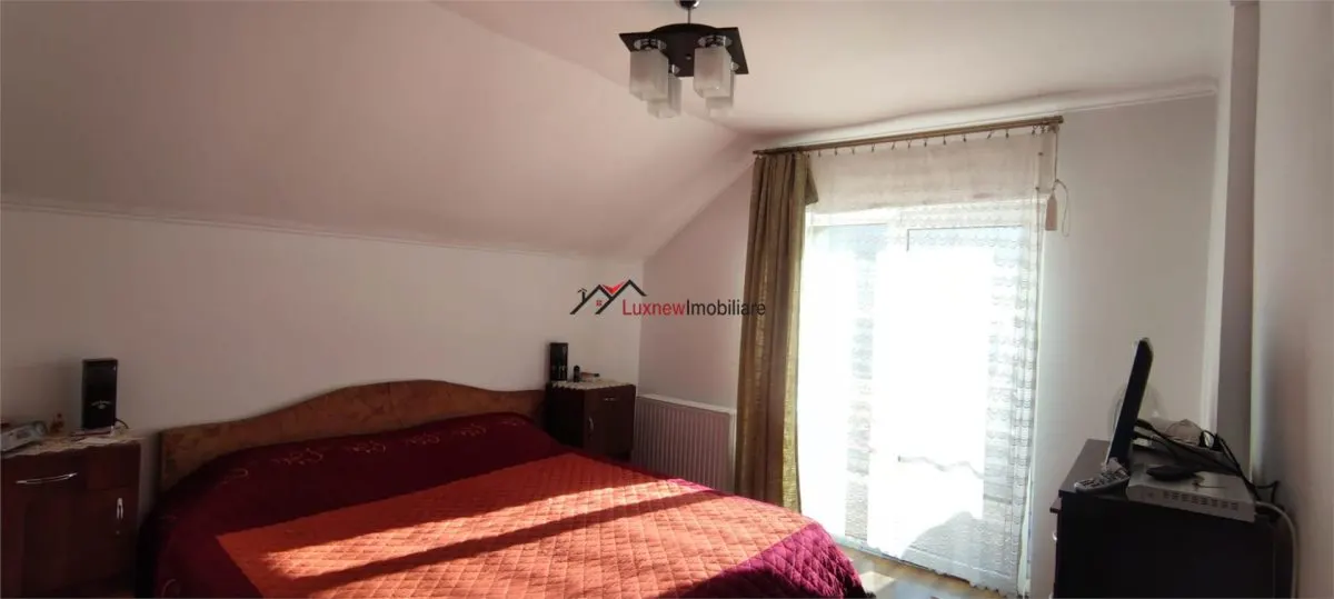 Comision 0%! Locul unde confortul devine acasa! Casa insiruita spatioasa zona Florilor! - foto 7