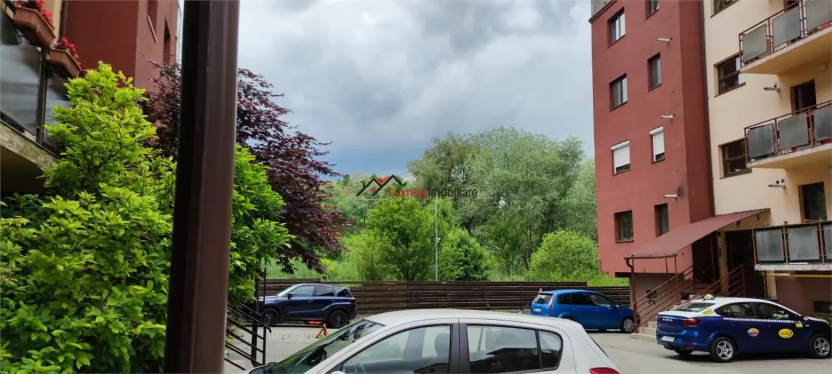 Apartament cu 3 camere, 51 mp plus balcon 6 mp etaj intermediar, zona Stejarului! - foto 1