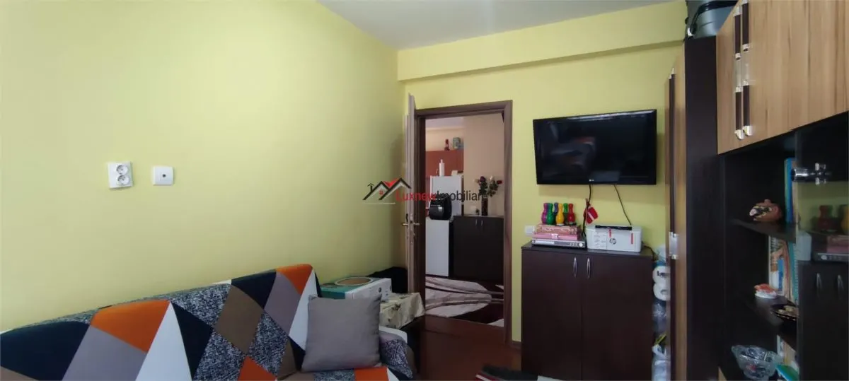 Apartament cu 3 camere, 51 mp plus balcon 6 mp etaj intermediar, zona Stejarului! - foto 15