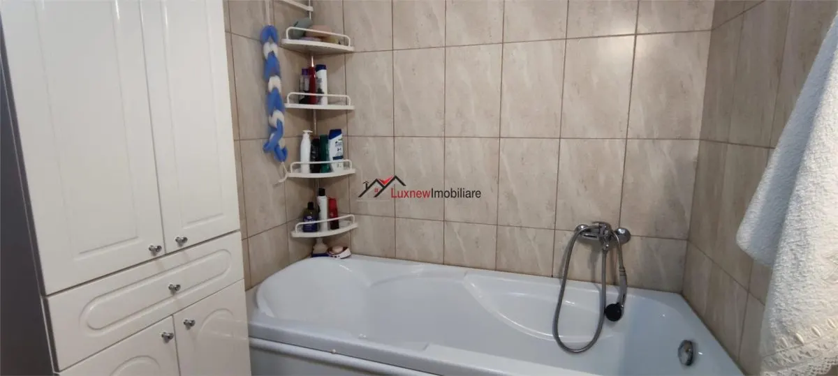 Apartament cu 3 camere, 51 mp plus balcon 6 mp etaj intermediar, zona Stejarului! - foto 16