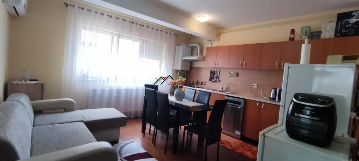 Apartament cu 3 camere, 51 mp plus balcon 6 mp etaj intermediar, zona Stejarului! - foto 3