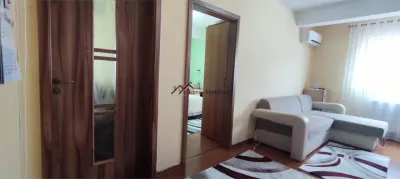 Apartament cu 3 camere, 51 mp plus balcon 6 mp etaj intermediar, zona Stejarului! - foto 4