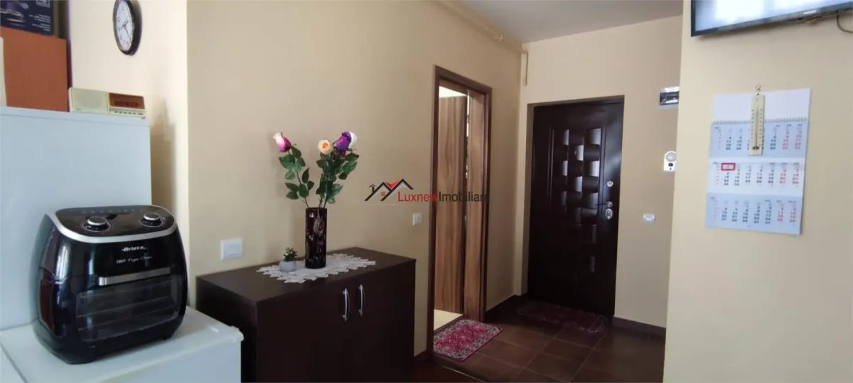 Apartament cu 3 camere, 51 mp plus balcon 6 mp etaj intermediar, zona Stejarului! - foto 9