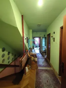 Casa singur in curte, zona  Brasovului Vechi - foto 13